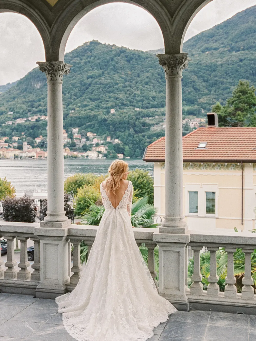 Sophisticated wedding day with a on stunning view from the balcony over Lake Como